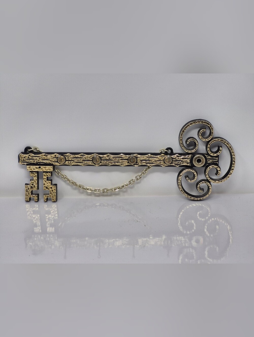 Vintage Plastic Wall Hanging Key Holder